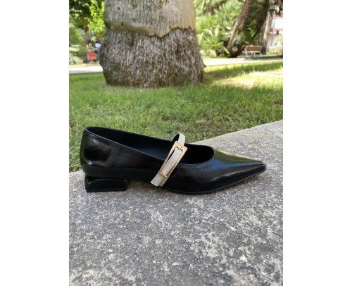 zapato tacón bajo negro 2718