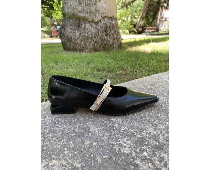 zapato tacón bajo negro 2718