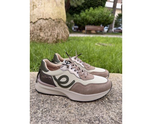 snecker taupe 25E820
