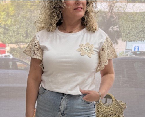 Camiseta mangas crochet