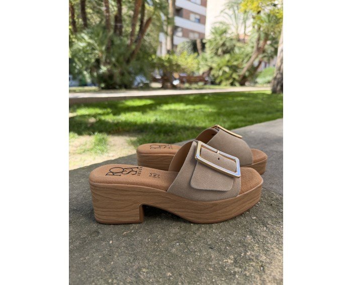 zueco beige Rosa Amada