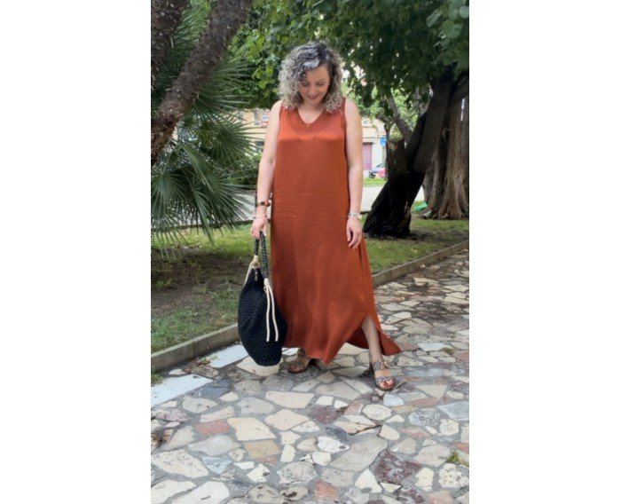 vestido satinado naranja
