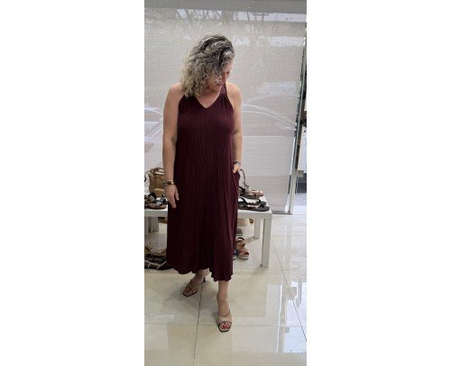 vestido burdeos