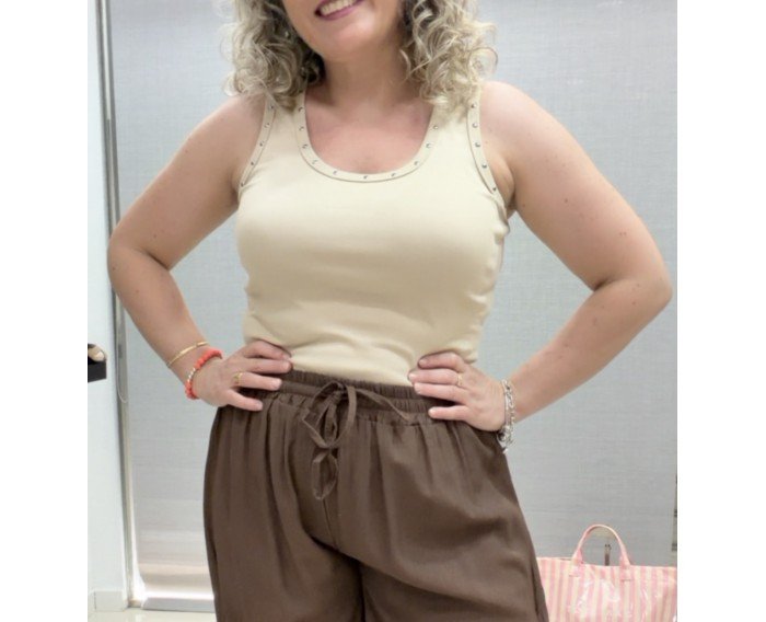 top tachas beige