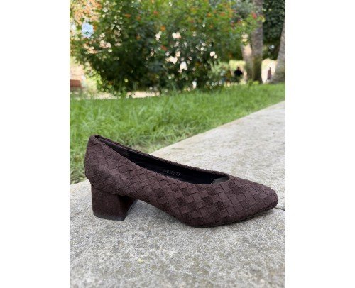 zapato de salon trenzado marron