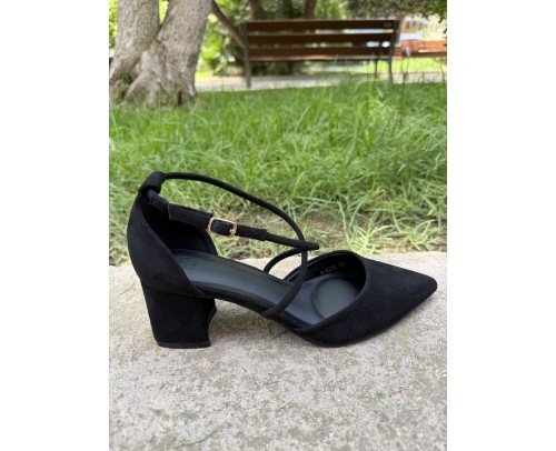 zapato cruzado negro
