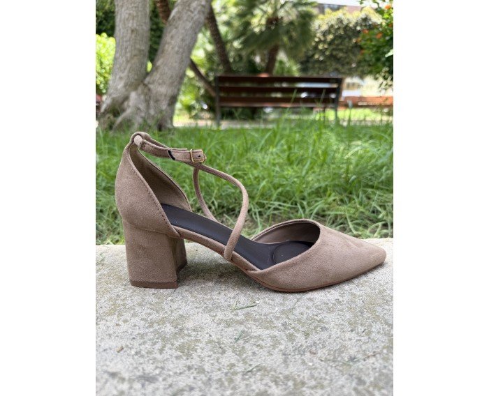 zapato cruzado beige