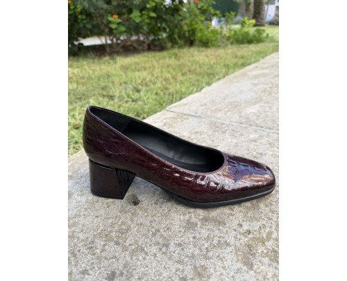 zapato de salon burdeos