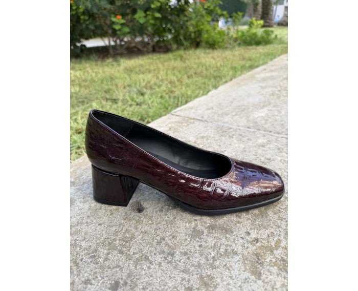 zapato de salon burdeos