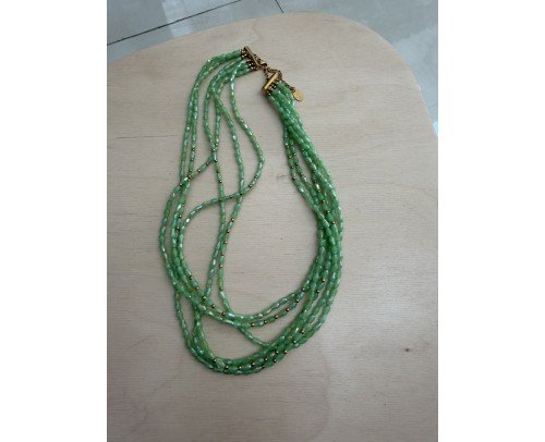collar verde