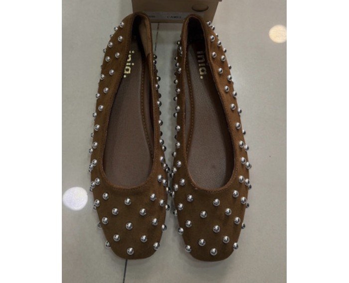 Bailarina camel tachas