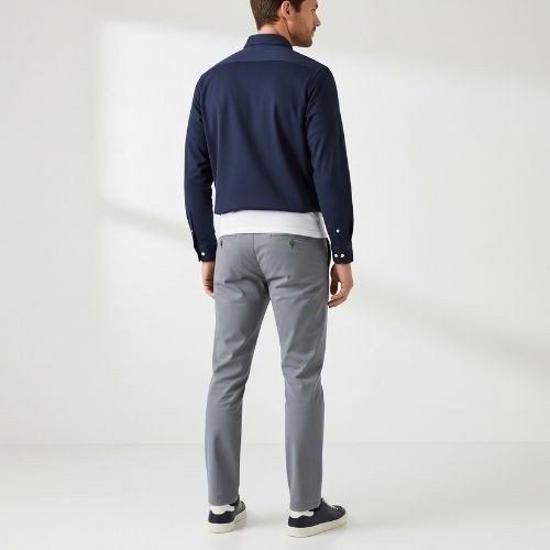 CHINOS
