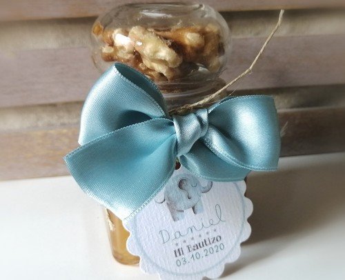tarro miel con nueces o almendras