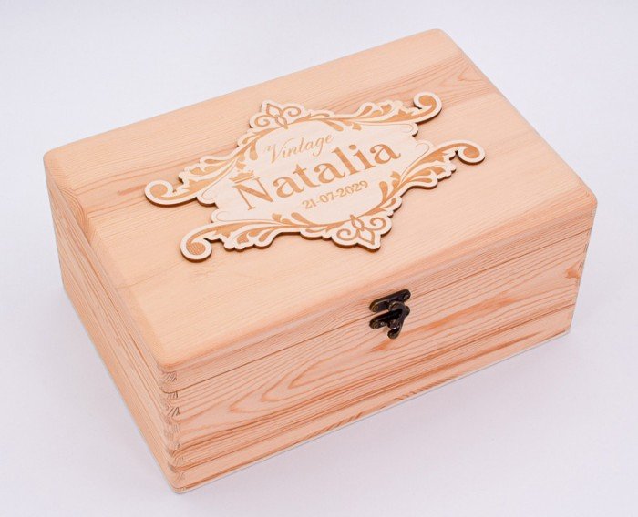 Baúl madera cenefa personalizada