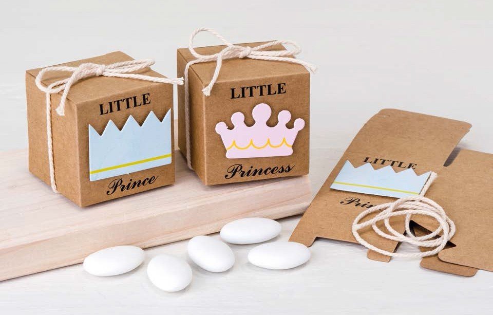 Bolsas de regalo de cumpleaños, surtido de tamaños y diseños, paquete de 12  incluye asa de cinta y etiquetas en blanco. Juego de bolsas de regalo de