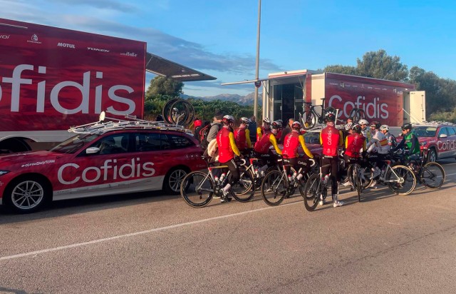 ciclistas_hotelasalamarina02.jpg