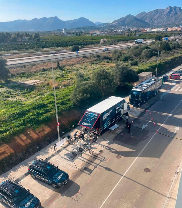 ciclistas_hotelasalamarina03.jpg