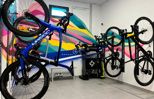 ciclistas_hotelasalamarina04.jpg