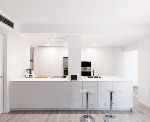 All-white kitchen design in Barcelona