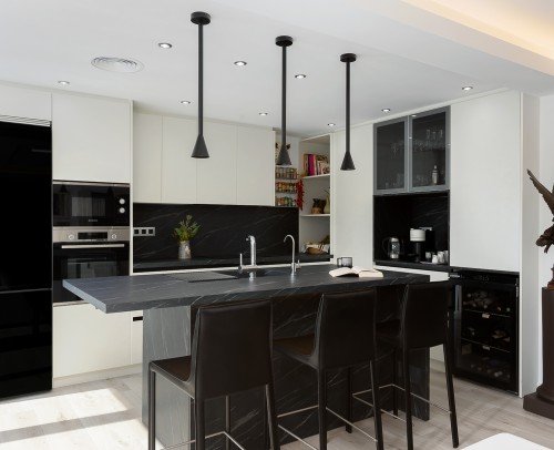 Kitchen design with office in Barcelona