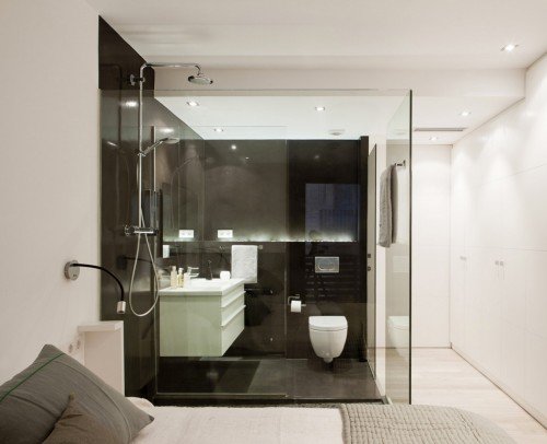 Modern suite bathroom design in Barcelona