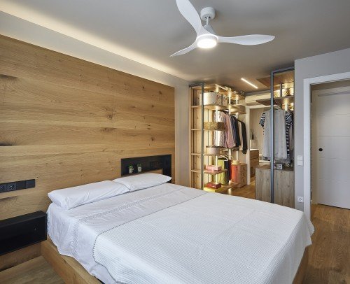 Diseño de habitación suite con walking closet