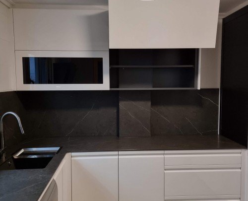 Elevable Blum Aventos HF