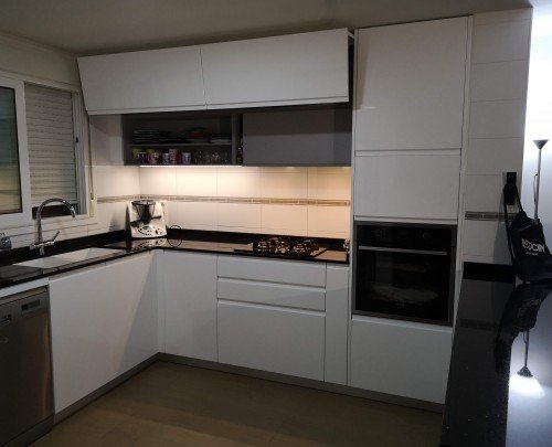 Elevable Blum Aventos HF