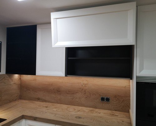 Elevable Blum Aventos HF