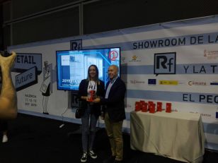 Entrega reconocimientos a los e-líderes de la transformación digital en la Comunitat Valenciana.