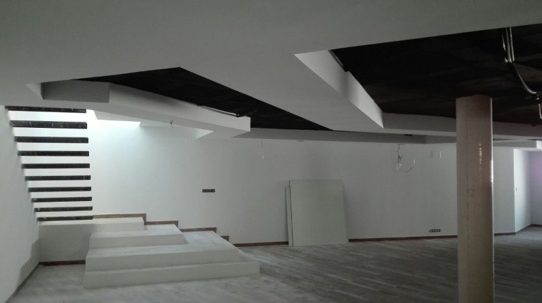 ÚLTIMOS RETOQUES EN LA VIVIENDA DE EL CAMPELLO.SÓTANO VIVIENDA EL CAMPELLO. SÓTANO