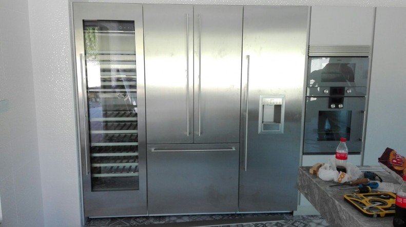 ÚLTIMOS RETOQUES EN LA VIVIENDA DE EL CAMPELLO. COCINA VIVIENDA EL CAMPELLO. COCINA_